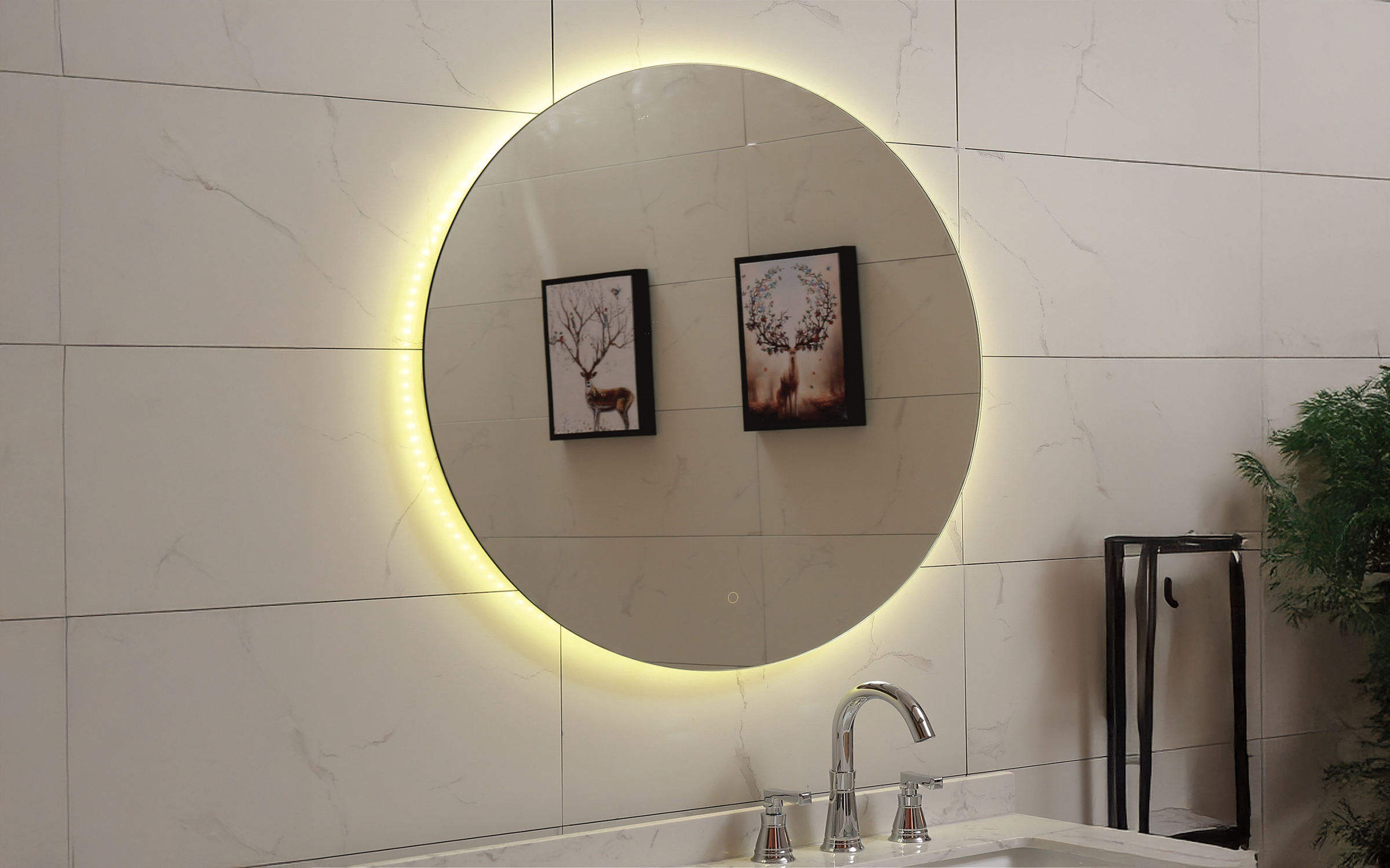 ICL 1495 Огледало за бања со LED осветлување, 80/80 см  2